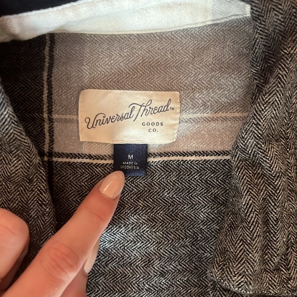 Universal Thread Flannel - Picture 4 of 4